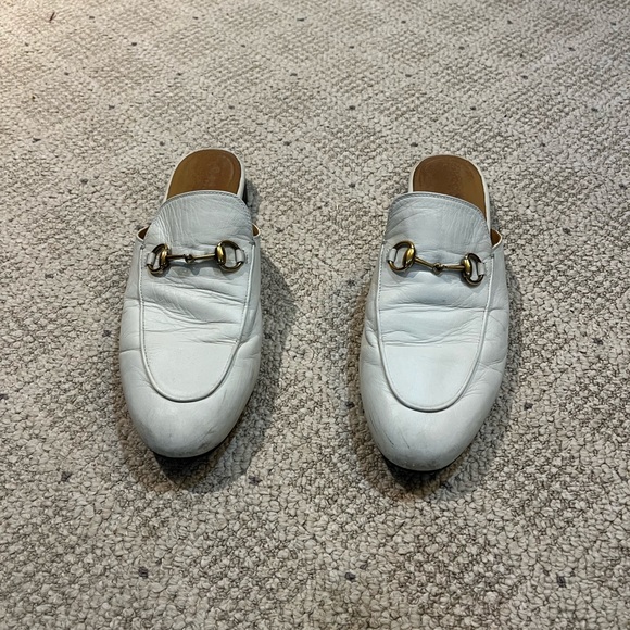 SOLD!!!Gucci Princeton Leather Flat Loafers w/ Goldtone Horsebit Buckle. - Picture 2 of 13